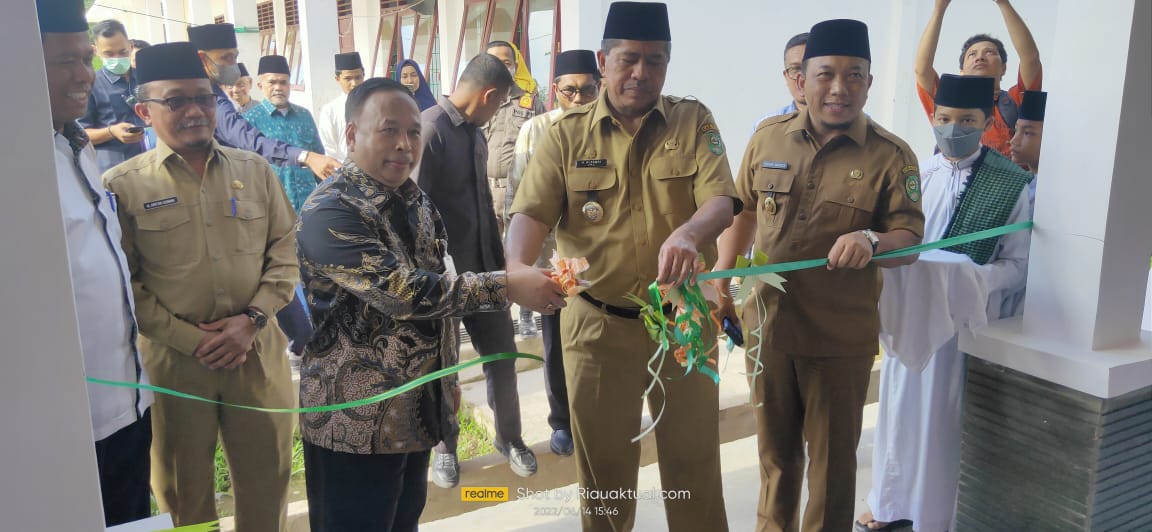 Bupati Beserta Wabup Siak Resmikan Tiga Ruang Kelas Baru Ponpes Belajar Khusus Hadist