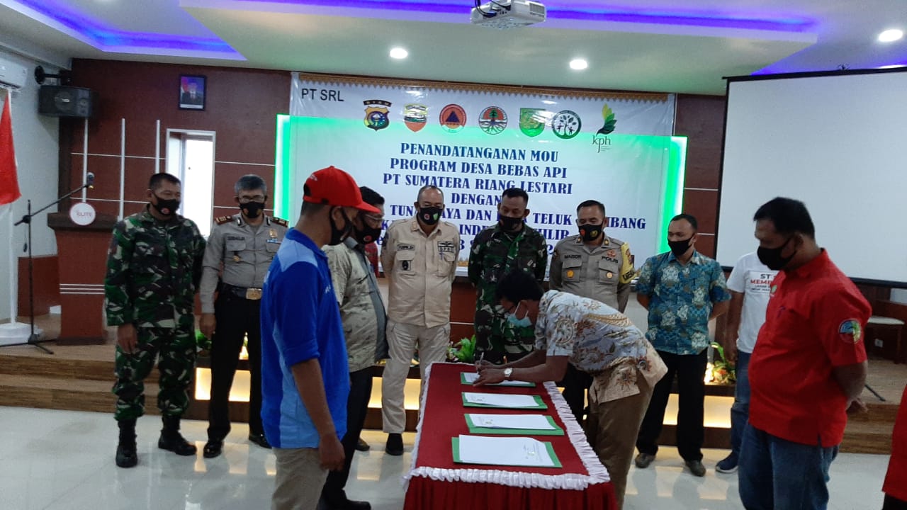 PT SRL Teken MoU Free Fire Village Program Tahun 2020 Dengan Dua Desa di Inhil