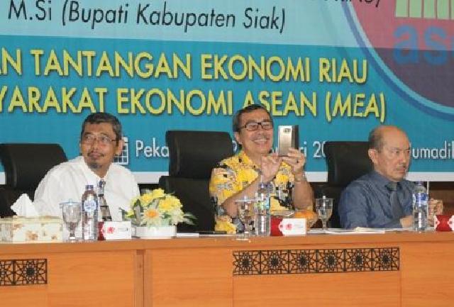 Bupati SIak Beri Kuliah Umum Bagi Mahasiswa UIN Suska