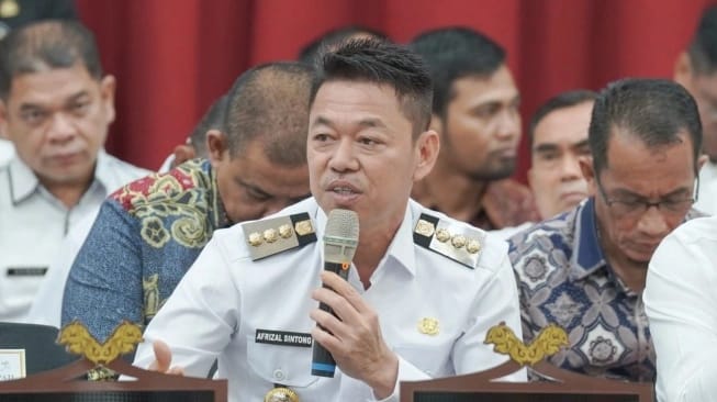Bupati Rohil Afrizal Sintong Imbau Masyarakat Jaga Keutuhan Demokrasi di Pilkada 2024