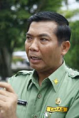 Walikota Pekanbaru Akan Turun Langsung Potong Reklame Ilegal