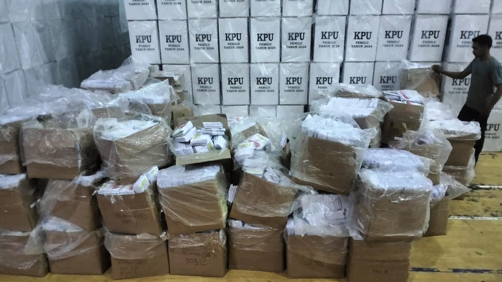 Surat Suara Pemilu Dipindah ke Gedung Olahraga Gegara Banjir di Rohil