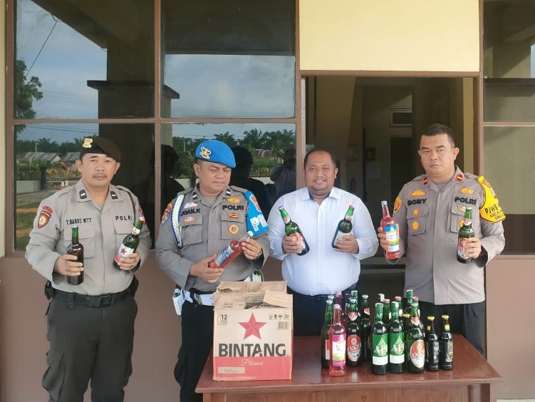 Gencar Laksanakan KRYD Jelang Puasa, Polsek Rimba Melintang Razia Warem dan Amankan 175 Botol Miras