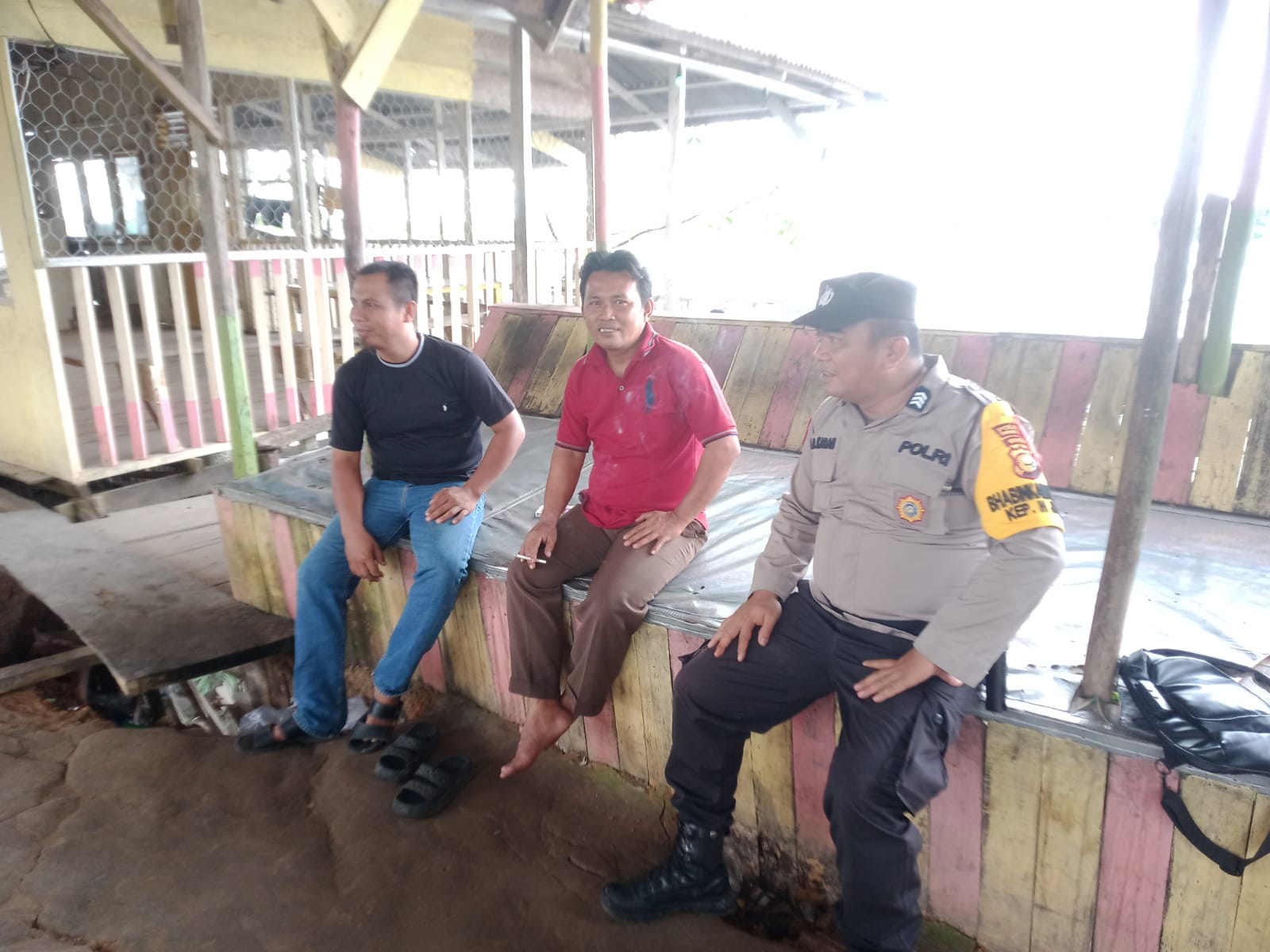 Jelang Pilkada Rokan Hilir, Bhabinkamtibmas Harapan Jaya Gelar Kampanye Damai dan Ajak Warga Jaga Persatuan