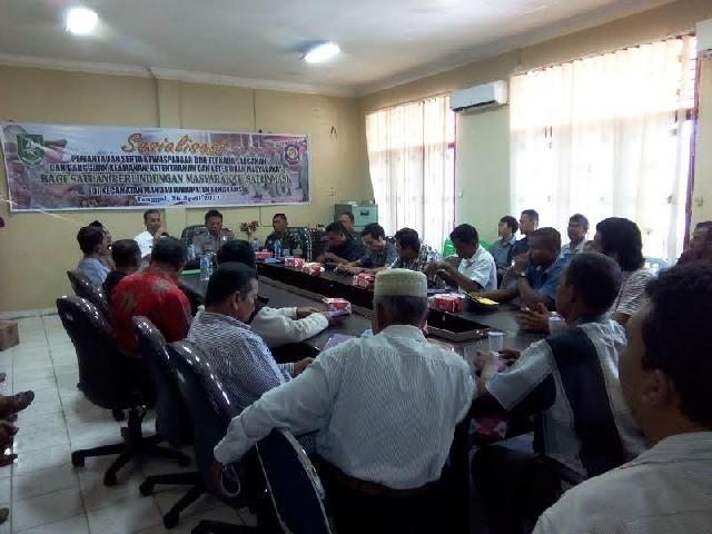 Satlinmas Bengkalis Sosialisasikan Kantibmas