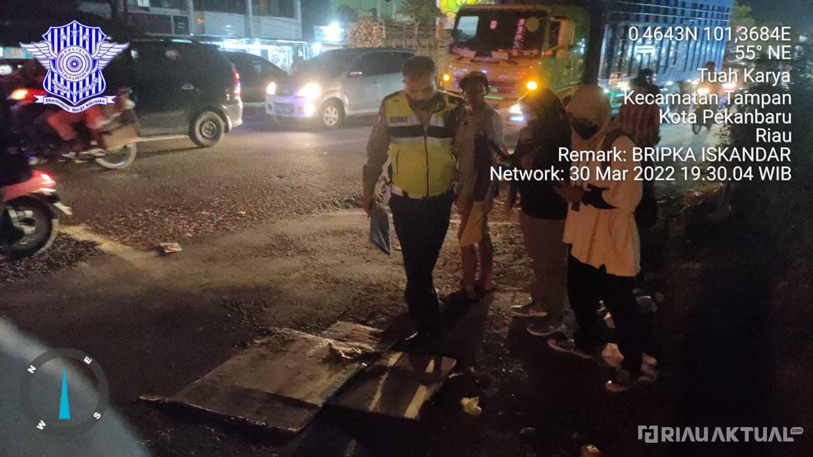 Diduga Akibat Lawan Arus, Pemotor Tewas Digilas Truk