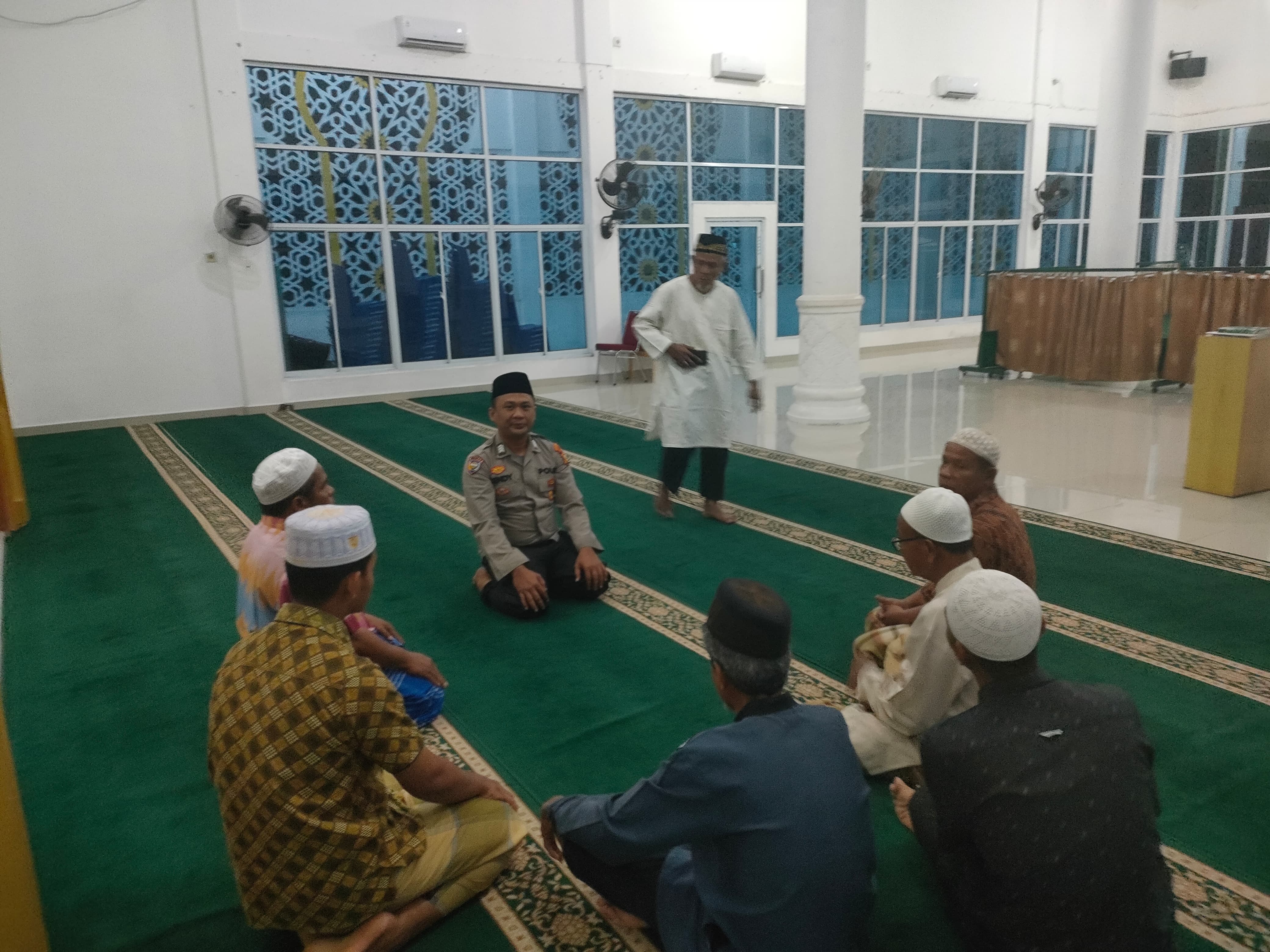 Kepolisian Sektor Pekanbaru Kota Mendorong Pemilu Damai di Masjid Gunung Merah