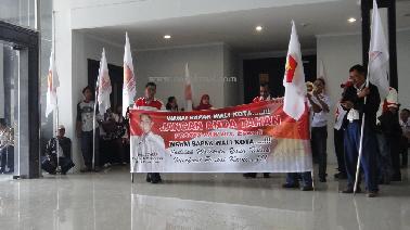 Demo Gerindra di DPRD Pekanbaru Separuh Hati