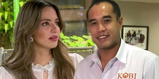 Ardi Makan Di Warung Mie Ayam Sempit, Ekspresi Anak Nia Jadi Sorotan