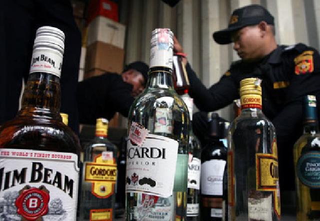 Pemerintah Pekanbaru Diminta Tegas Menindak Toko Jual Miras