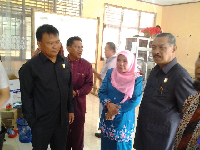 Ceritakan Keadaan Terkini Kepsek SMAN 3 Pekanbaru Menangis