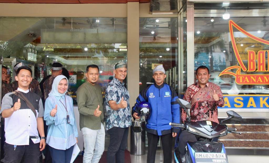 PLN Dukung Restoran Baresolok Gunakan Kendaraan Listrik untuk Operasional di Pekanbaru