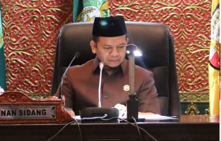 DPRD Riau Paripurna Penyampaian Pandangan Fraksi Tentang Rancangan APBD 2026