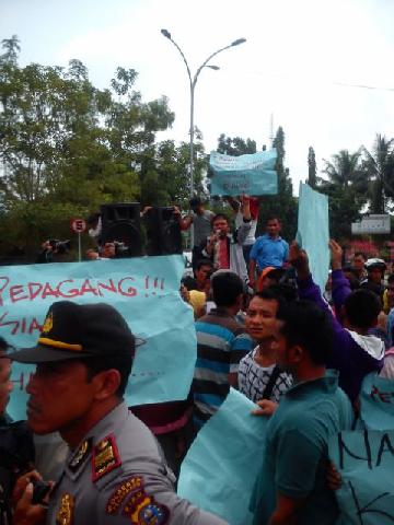 Walikota Persilahkan PKL Pilih Tempat Sendiri Untuk Berjualan