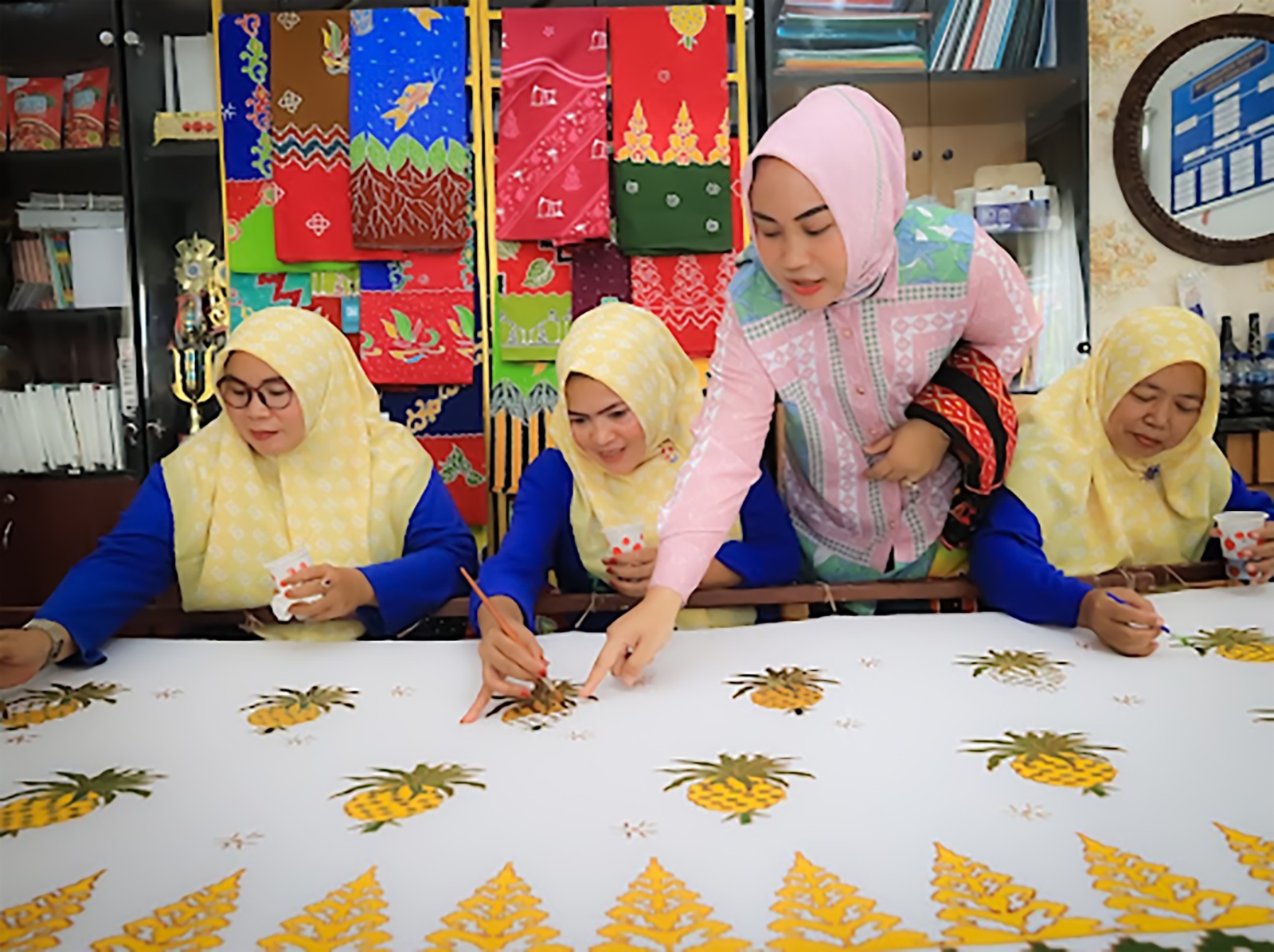 Sosok di Balik Keindahan Batik Mandau, Kisah Dewi Asdinar Geliatkan Ekonomi dan Lahirkan Ikon Daerah