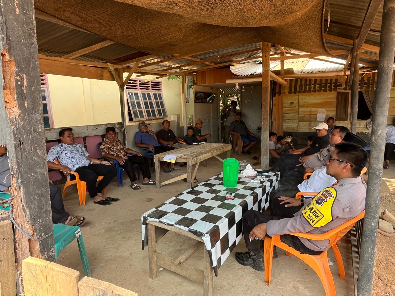 Pesan Damai di Batas Wilayah, Kapolsek Sambangi Desa Talang