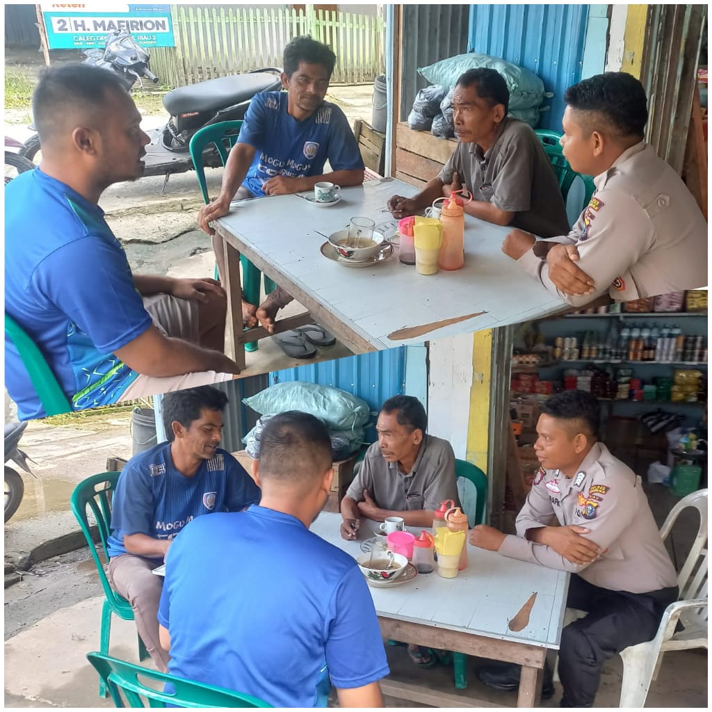 Cooling System, Bripka M Rafik Sambangi Warung Makan Cegah Penyebaran Berita Hoax