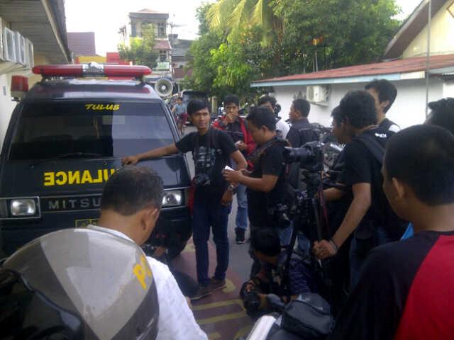 Panik Diteriaki Rampok Oleh Seorang Ibu, Bripka E Tertembak Pistol Sendiri