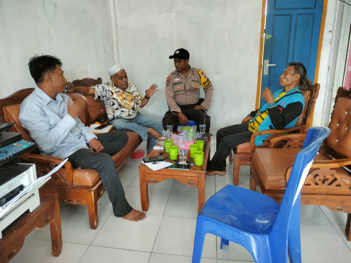 Babinkamtibmas Desa Sungai Junjangan Melaksanakan Cooling System Terkait Pemilu Damai