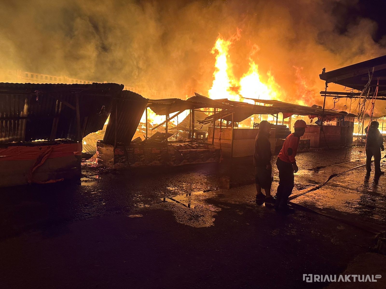 400 Kios di Pasar Rakyat Tembilahan Ludes Terbakar, Kerugian Capai Rp850 Juta
