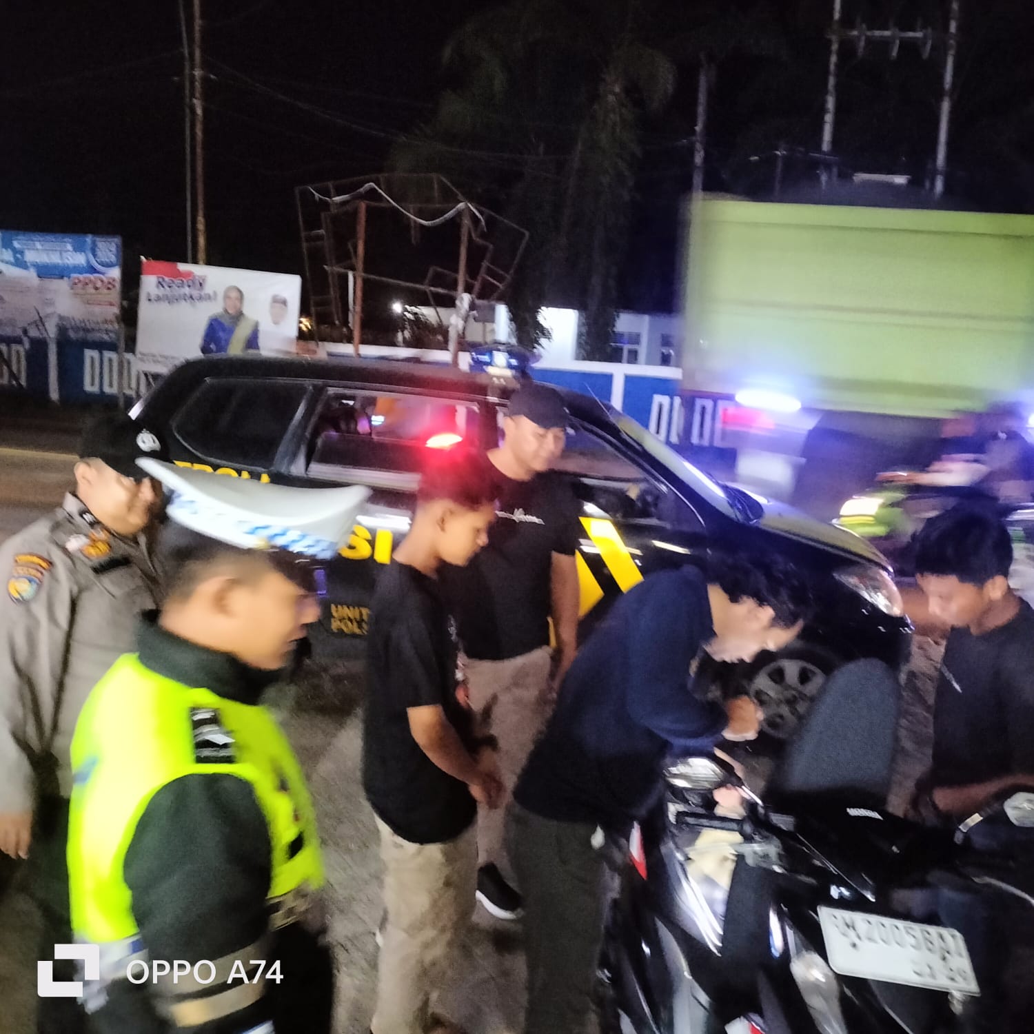 Antisipasi Premanisme dan Miras Jelang Pilkada, Polsek Seberida Patroli