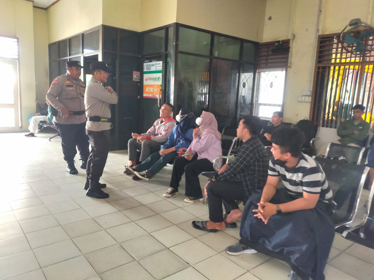 Polsek Bengkalis Lakukan Pengamanan Arus Lalin di Pelabuhan Roro Air Putih