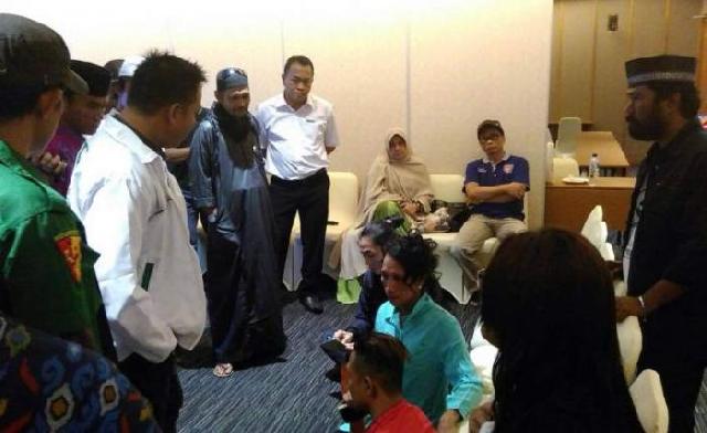 Ini Tanggapan Dewan Terkait Workshop Make-Up Waria di Kota Pekanbaru