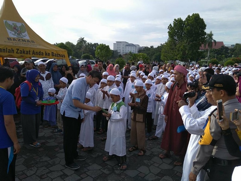 Polresta Pekanbaru Pam di Acara Tabligh Akbar dan Sunatan Massal di Masjid Agung An Nur