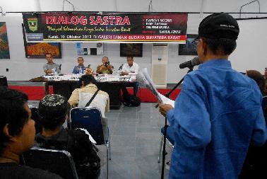Mutu Karya Sastra Sumatera Barat 30 Tahun Terakhir Dipertanyakan  