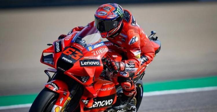 Seru! MotoGP Aragon, Bagnaia Asapi Baby Alien
