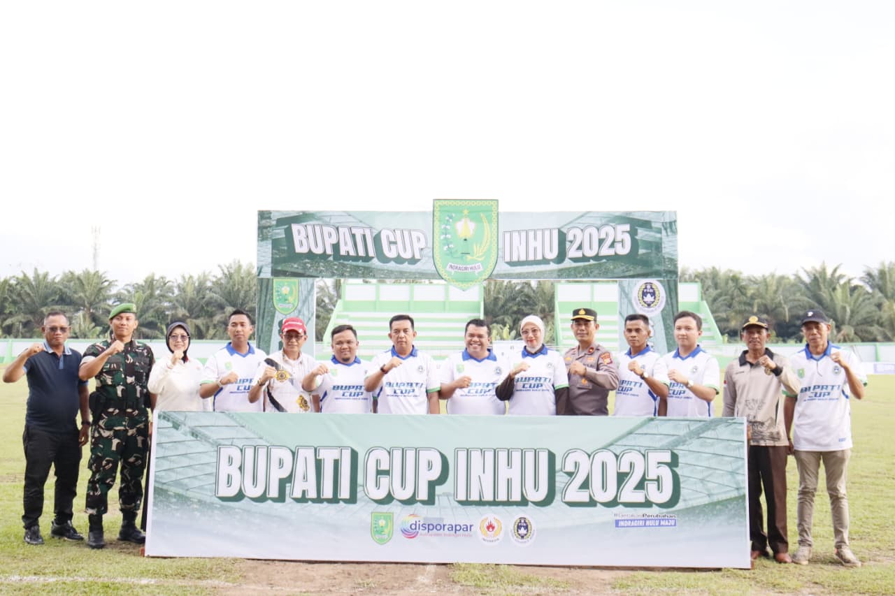Sekda Buka Turnamen Sepak Bola Bupati Cup Inhu 2025