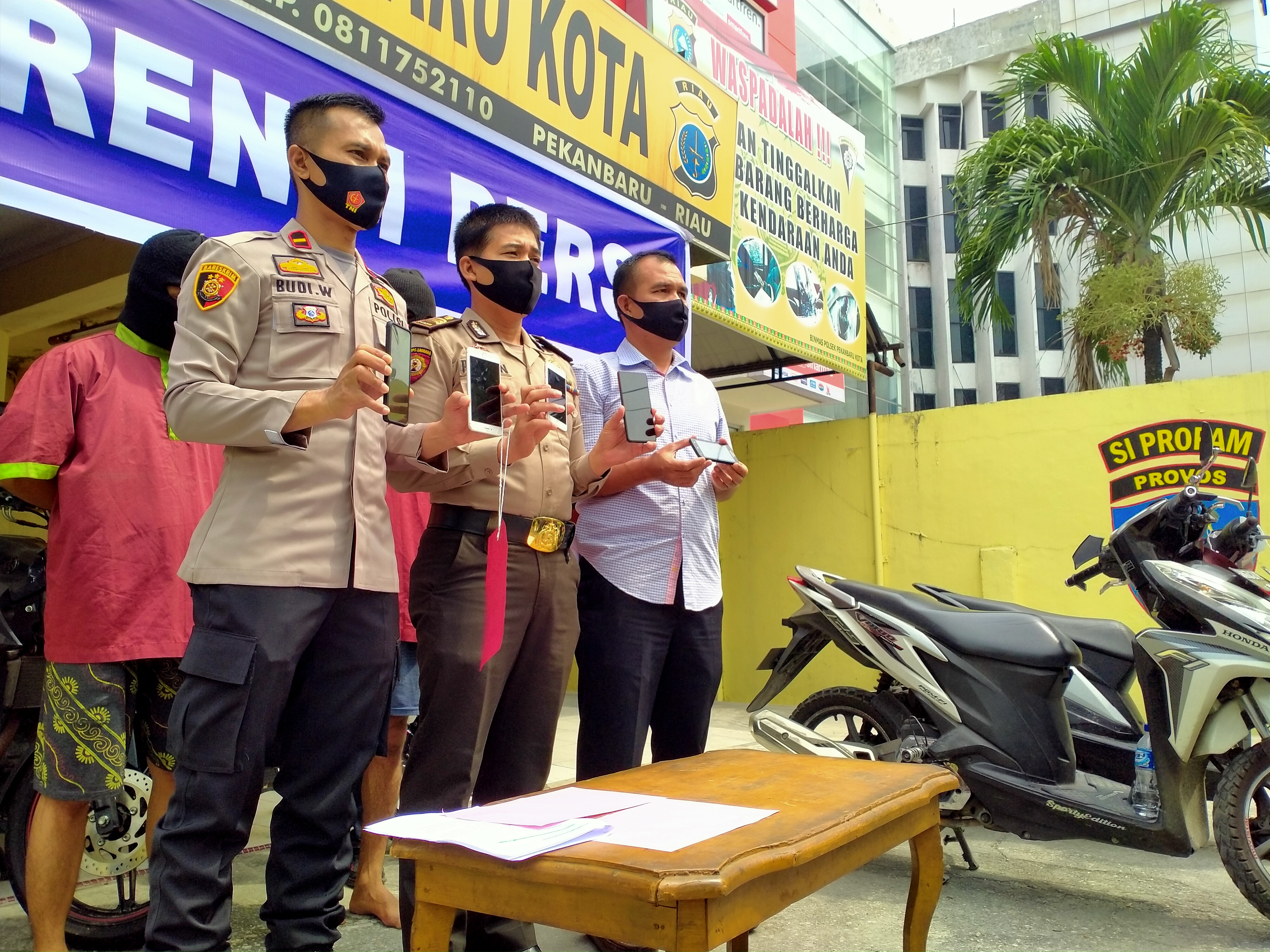 Tertidur, HP dan Motor Dilarikan Kawan