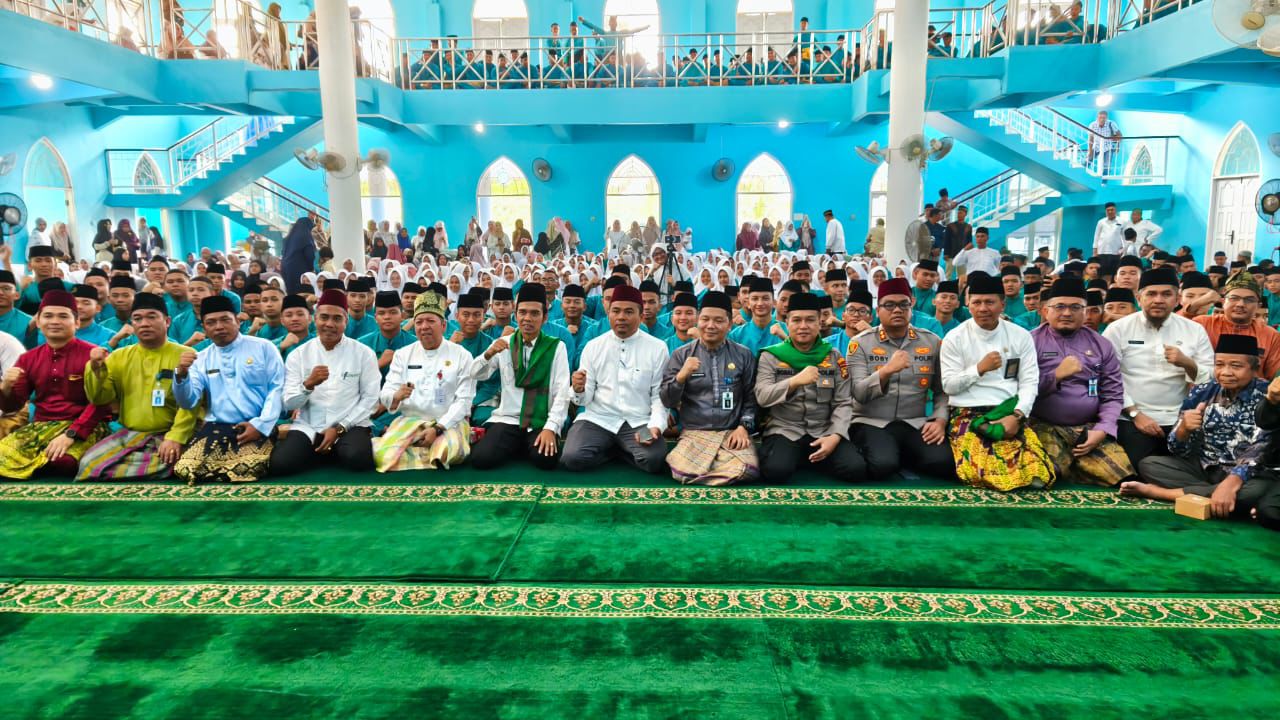 Kapolres Kampar Hadiri Tabligh Akbar Ustaz Abdul Somad di SMAN Plus Riau