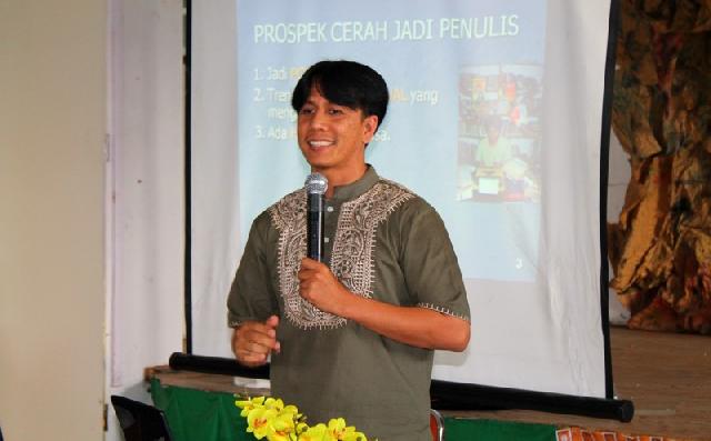 FAM Indonesia Masukkan Materi Menulis Kreatif dalam Program Pesantren Ramadhan  