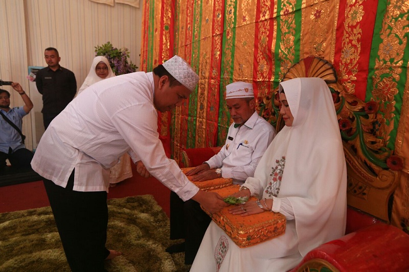 Bupati Lepas Wakil Bupati dan Istri Tunaikan Ibadah Haji 1438 H