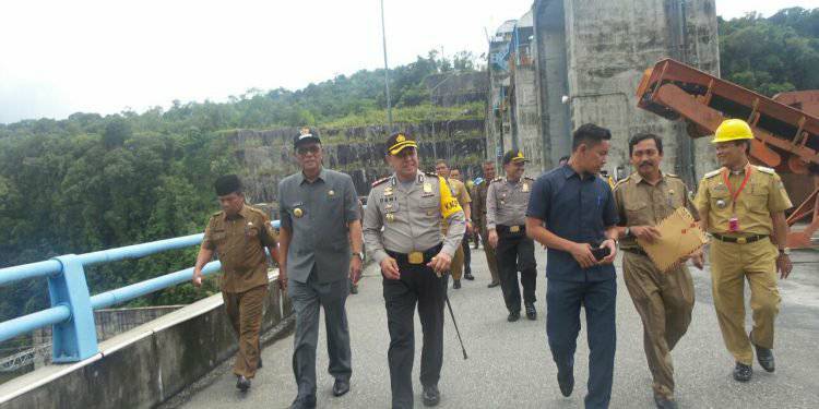 Deni dan Azis Tinjau Waduk PLTA Koto Panjang