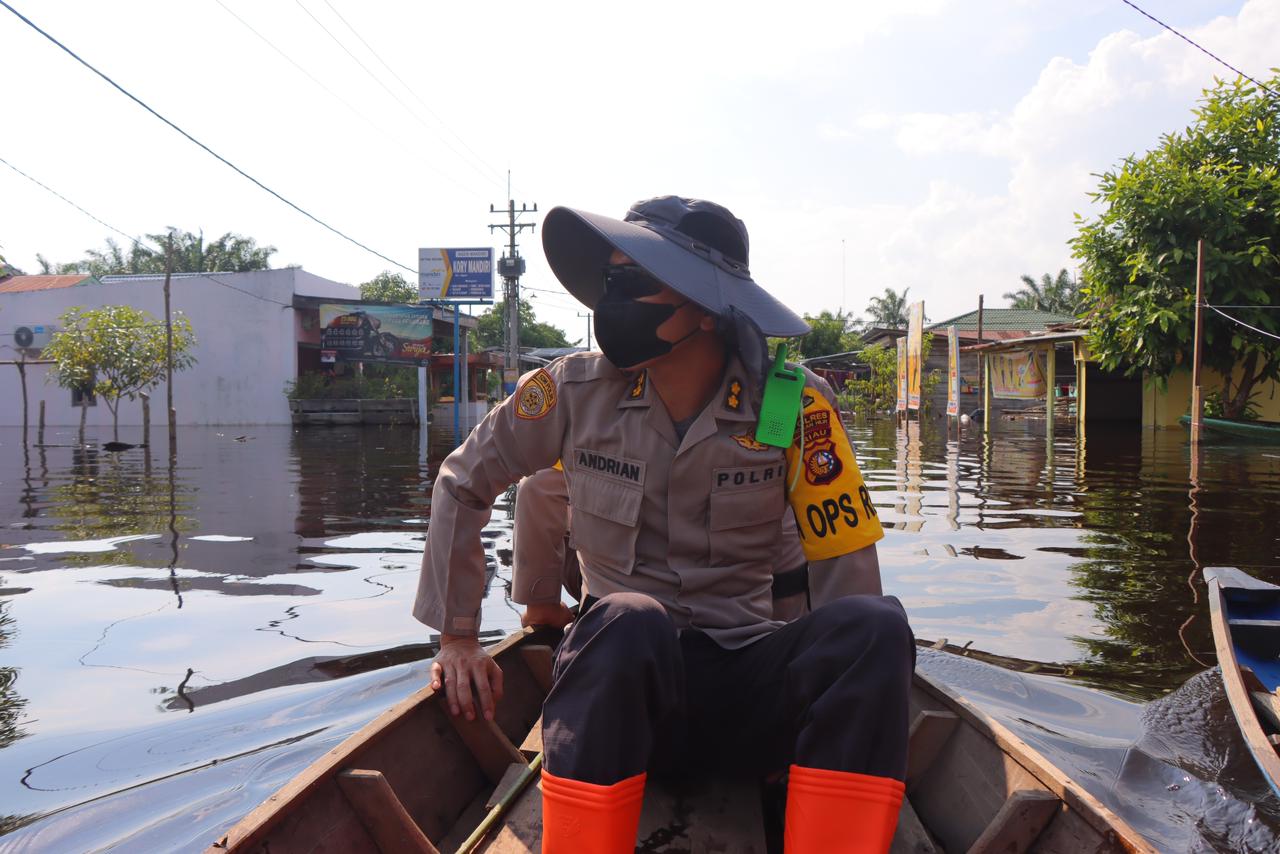 21 TPS Terendam Banjir, Kapolres Rokan Hilir Turun Cek Lokasi