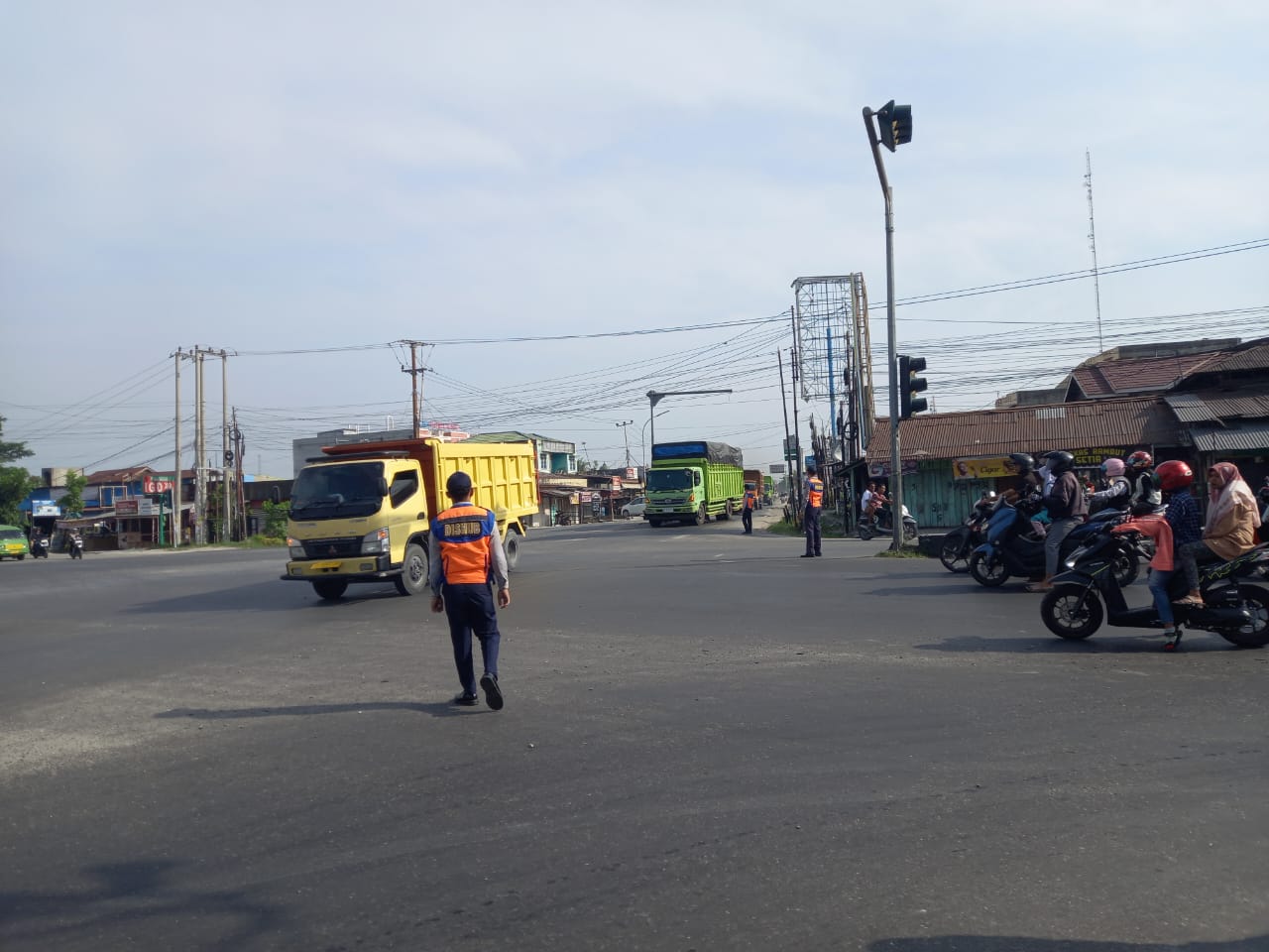 Dishub Pekanbaru Turunkan Petugas Jaga Pintu Masuk Kota, Halau Truk Tonase Besar