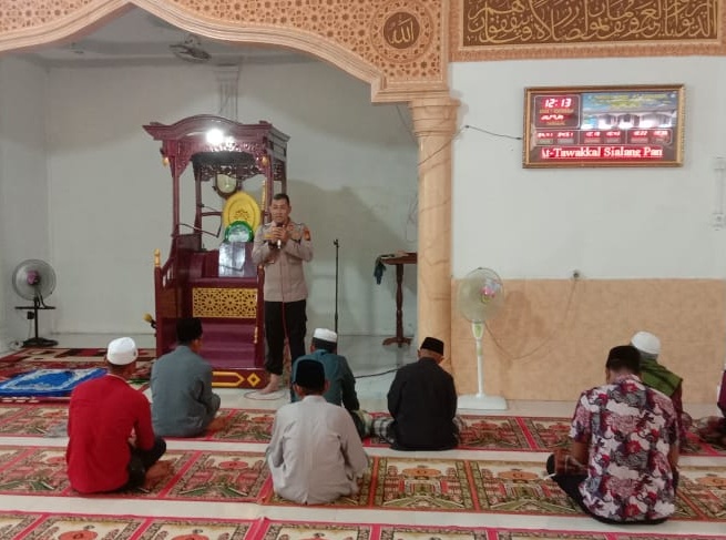 AKP Ricky Marzuki Kampanyekan Pemilu Damai Usai Salat Maghrib di Masjid Nurul Ikhlas Inhil