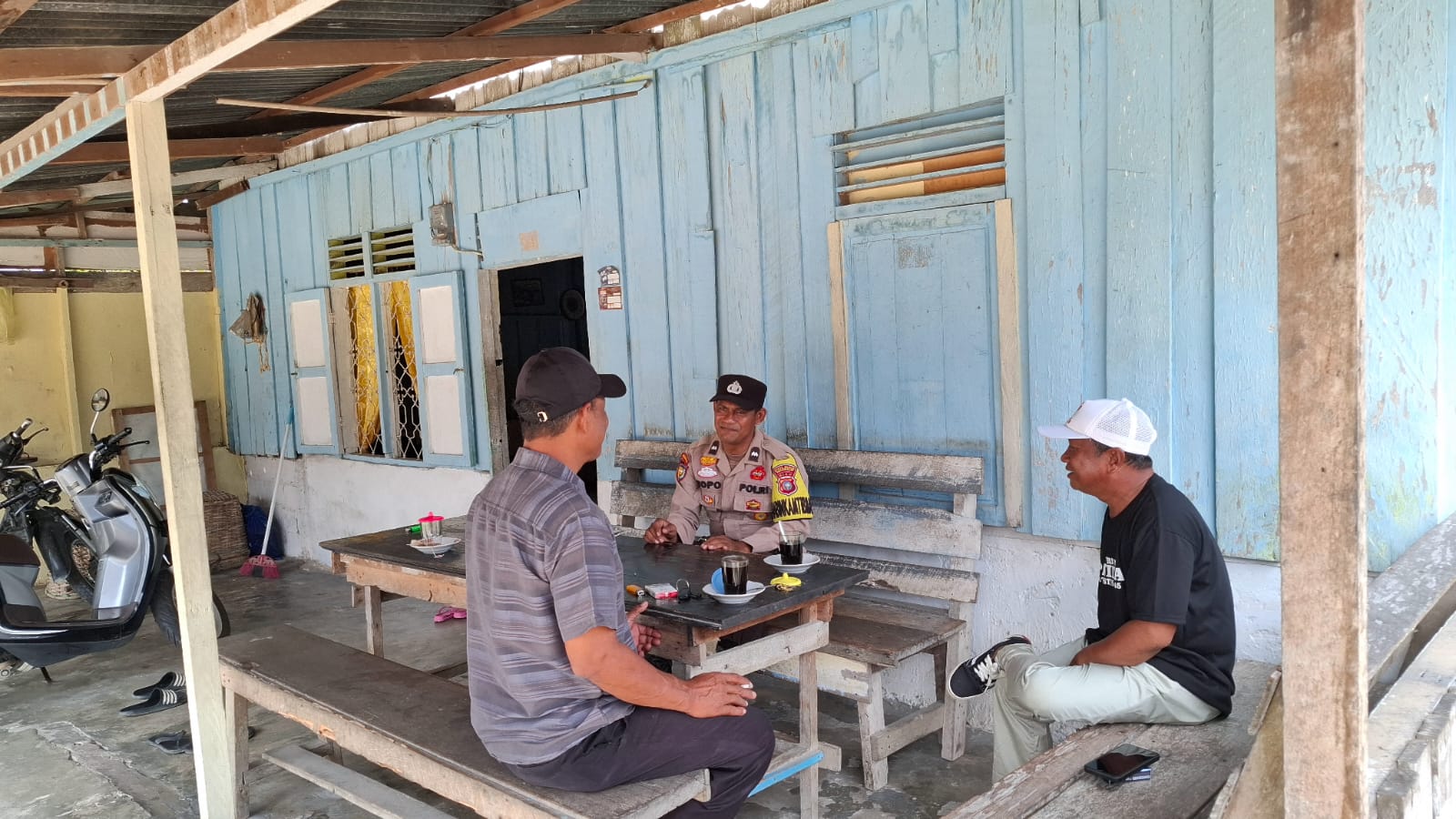Polsek Pinggir Gelar 'Jumat Curhat' di Desa Tasik Serai Timur, Bahas Keamanan dan Larangan Karhutla