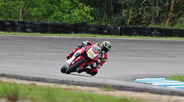 Pembalap Indonesia Cetak Sejarah di Asia Road Racing Championship