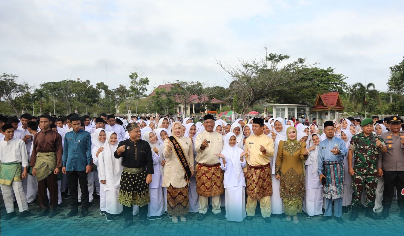 Bupati Anton Pimpin Upacara Hardiknas di Rohul, Tegaskan Pentingnya Kolaborasi untuk Pendidikan Bermutu