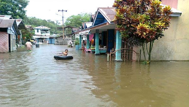 Banjir di Sumatera Barat Tenggelamkan 25 Rumah