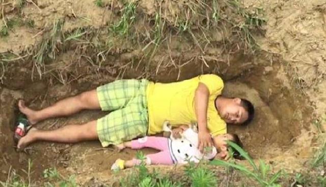 Putus Asa, Ayah Siapkan Kuburan untuk Anak Putrinya