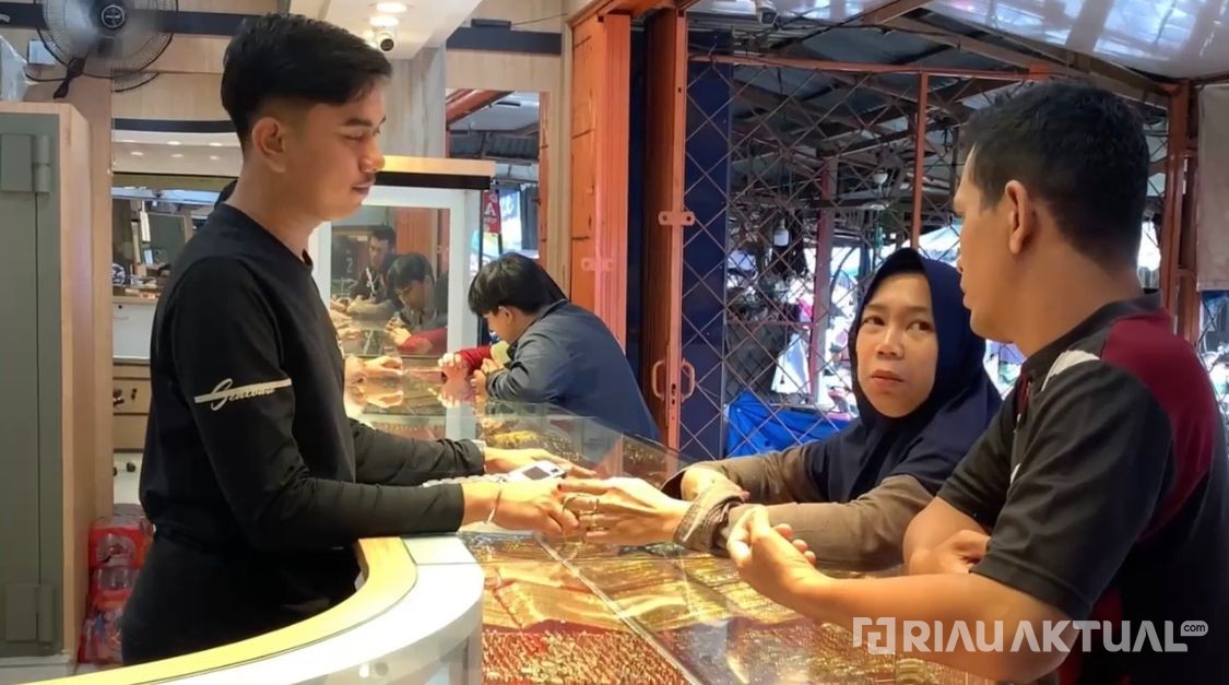 Harga Emas Perhiasan di Pekanbaru Melonjak Jelang Idulfitri 2025