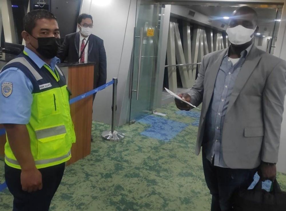 Kemenkunham Riau Deportasi WNA Asal Nigeria, Ini Alasannya