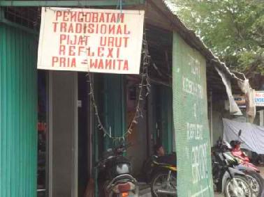 Enam Panti Pijat Ditempel Stiker Illegal