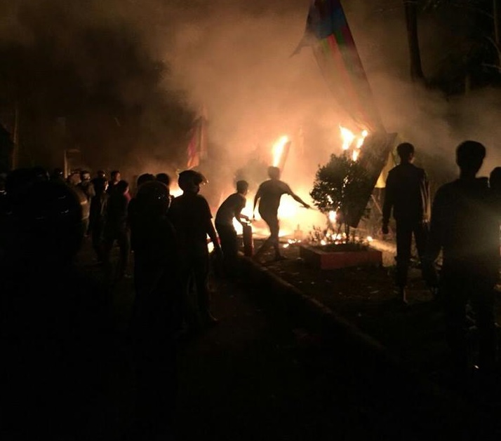 BREAKING NEWS: Situasi Terus Mencekam, Polisi Merengsek Masuk Kampus UNRI