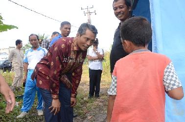 Wawako Pekanbaru Tinjau Korban Banjir di Perumahan Witayu