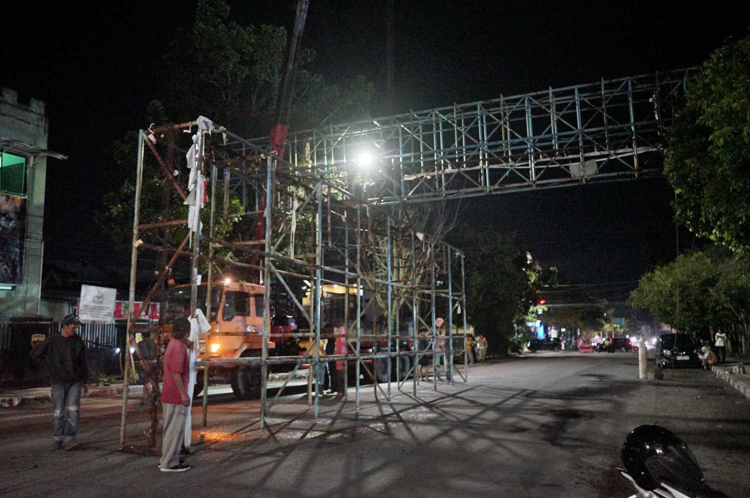 Izin Kadaluwarsa, Pemko Pekanbaru Segera Bongkar 580 Tiang Reklame